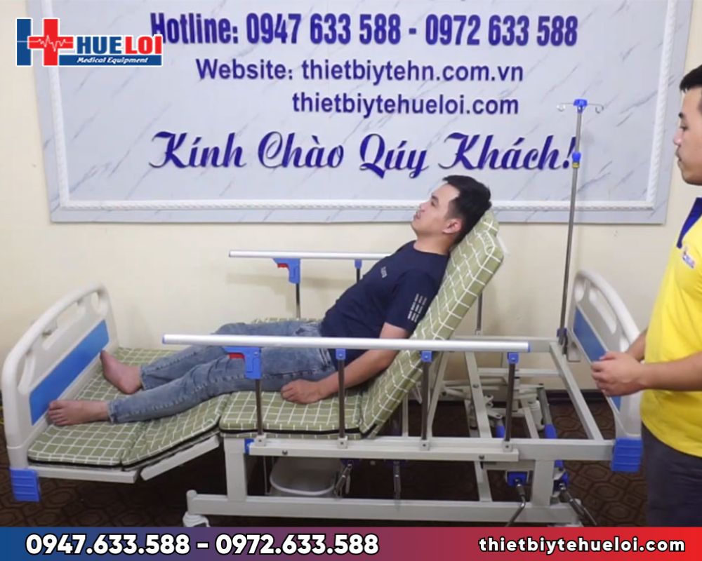 Giường y tế đa năng đầu nhựa 4 tay quay A0I-I